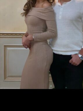 HOUSE OF CB Elegant Beige Off-Shoulder Maxi Dress